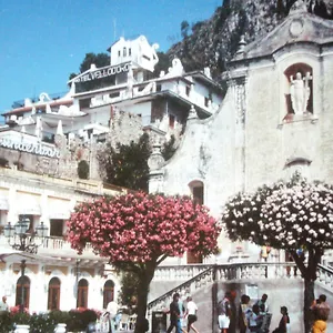 Vello D'oro 3*, Taormina Olaszország