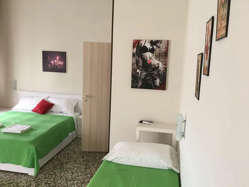 Aliante B&B Pisa 3*,