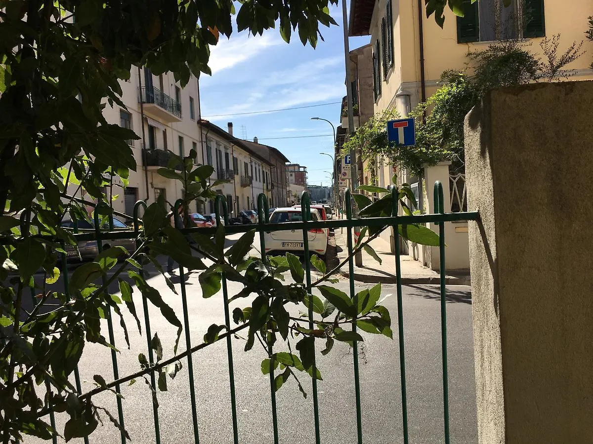 Aliante B&B Pisa 3*,