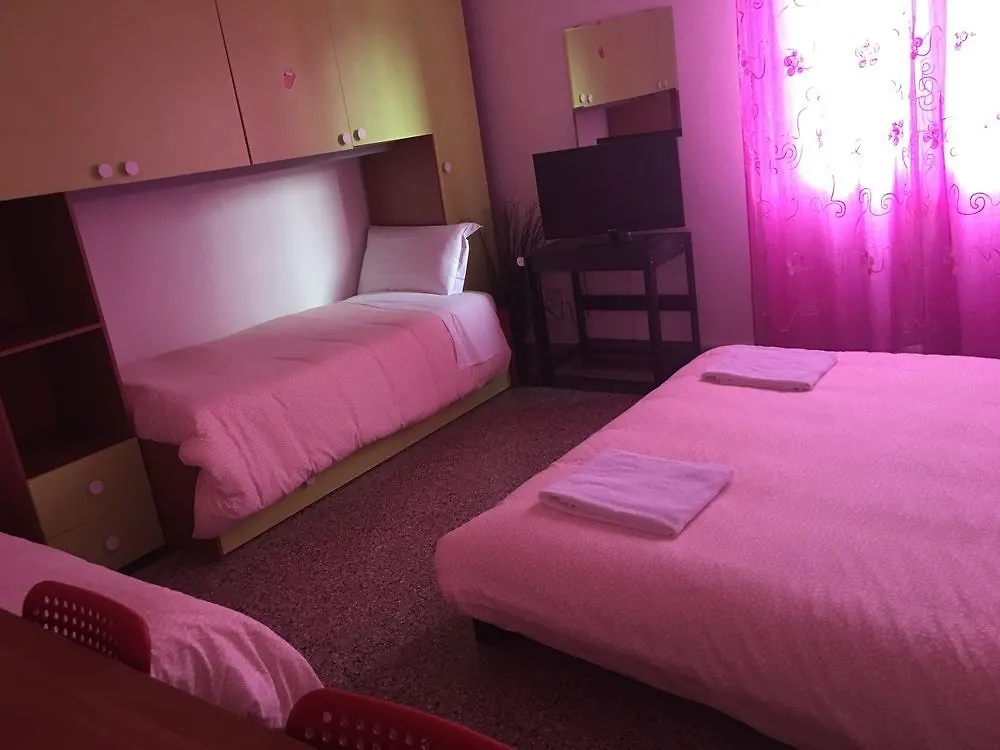 Aliante B&B Pisa 3*,